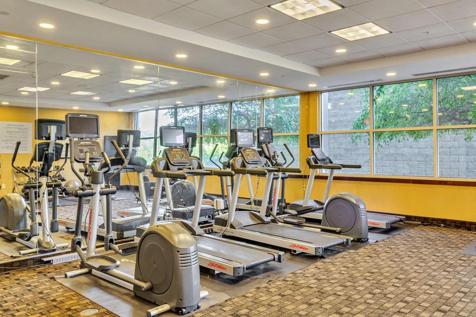 מלון Doubletree By Hilton Front Royal Blue Ridge Shadows מראה חיצוני תמונה