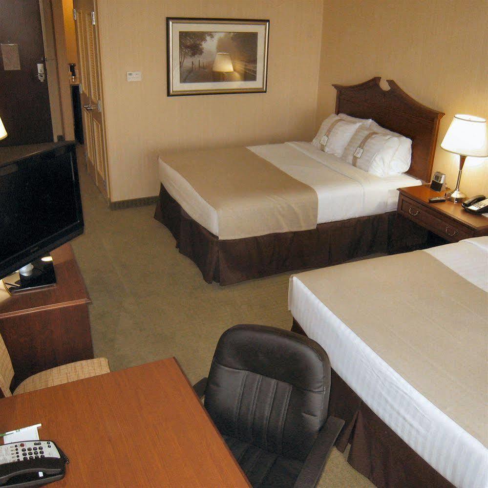 מלון Doubletree By Hilton Front Royal Blue Ridge Shadows חדר תמונה